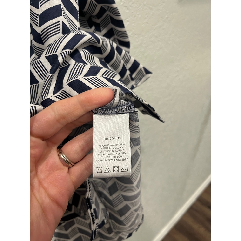 Foxcroft Geometric Wringle Free Cotton Fitted Button Down Shirt Size 12 Office - Picture 9 of 9